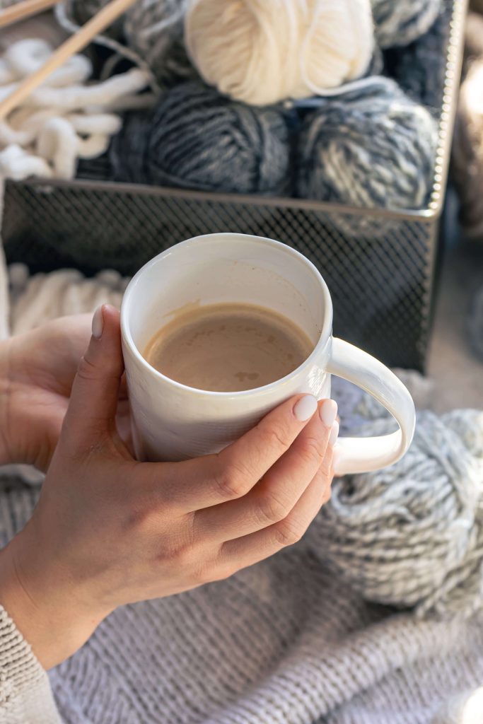 Tejer y Café: dos rituales que recargan el alma